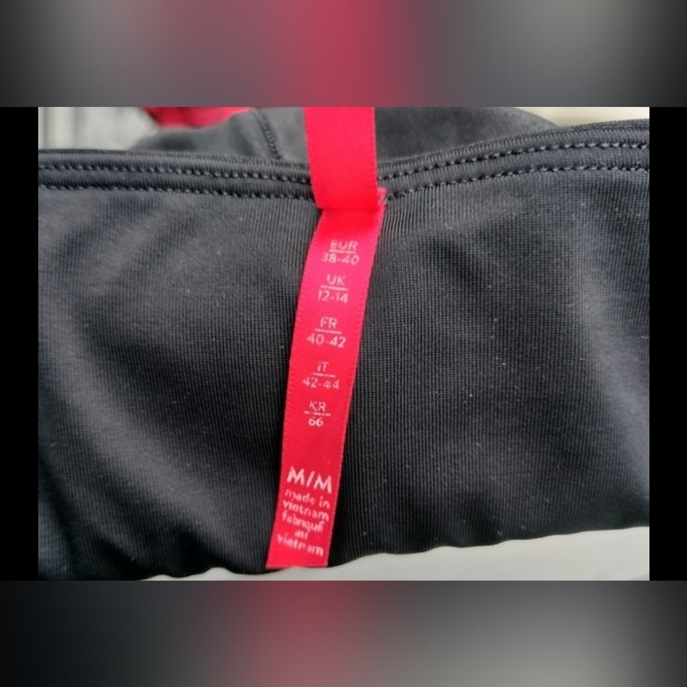 SPANX Black Leggings - Picture 5 of 5